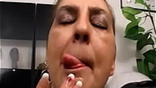 Tina Monti hairy Italian mature - anal office ufficio