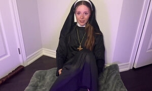 MILF nun is getting her pussy maturbated by a vibrator on cam