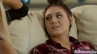 Hot milf &lpar;Bridgette B&rpar; makes her step daughter &lpar;Jojo Kiss&rpar; lick her pussy - Twistys