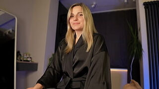 Horny Stepmom Woke Up Her Stepson to Fuck Him