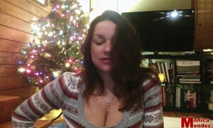 Monica Mendez - Christmas Sweater Webcam 1