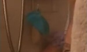 Pussy chaving in my shower
